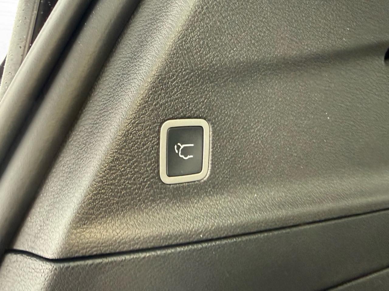 2026 Chrysler Pacifica Select  - Apple CarPlay - $167.23 /Wk Photo