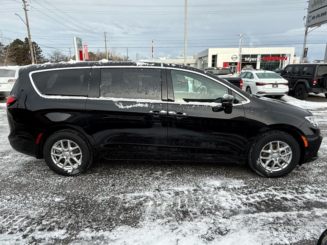 2026 Chrysler Pacifica Select  - Apple CarPlay - $153.33 /Wk Photo