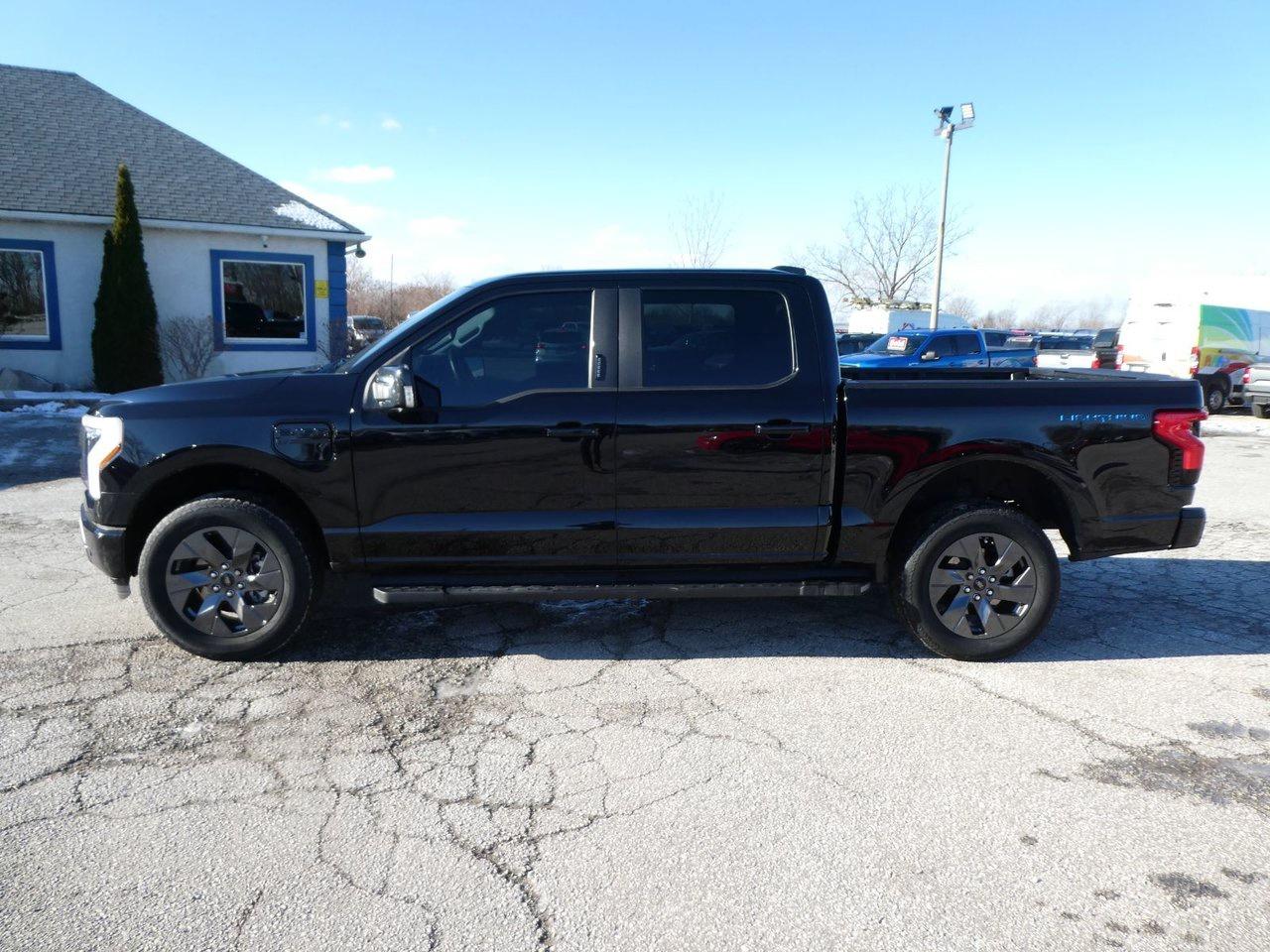 2023 Ford F-150 Lightning PRO/LIGHTN XLT Photo
