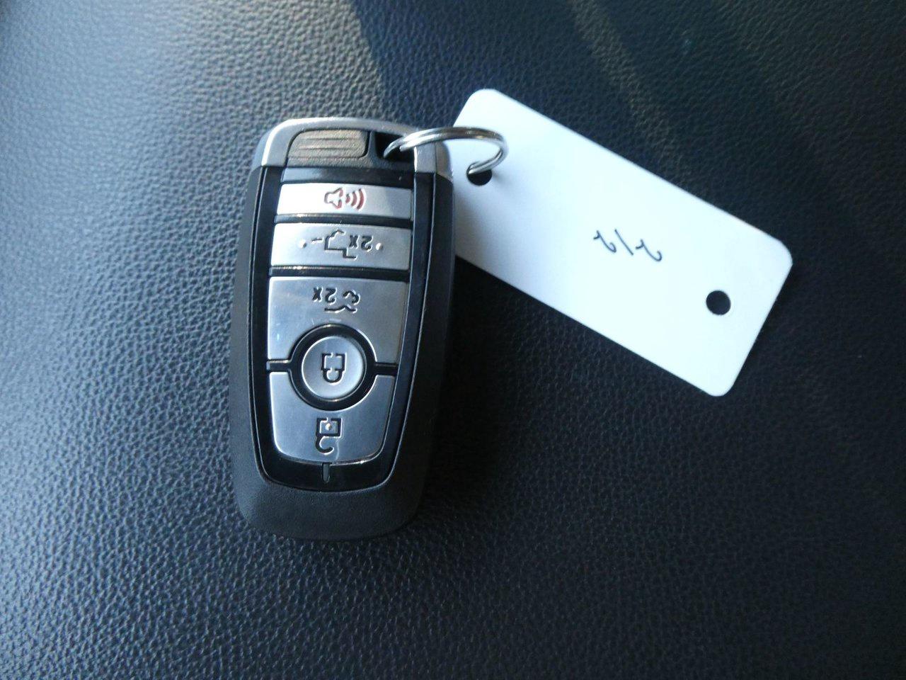 2023 Ford F-150 Lightning XLT Photo