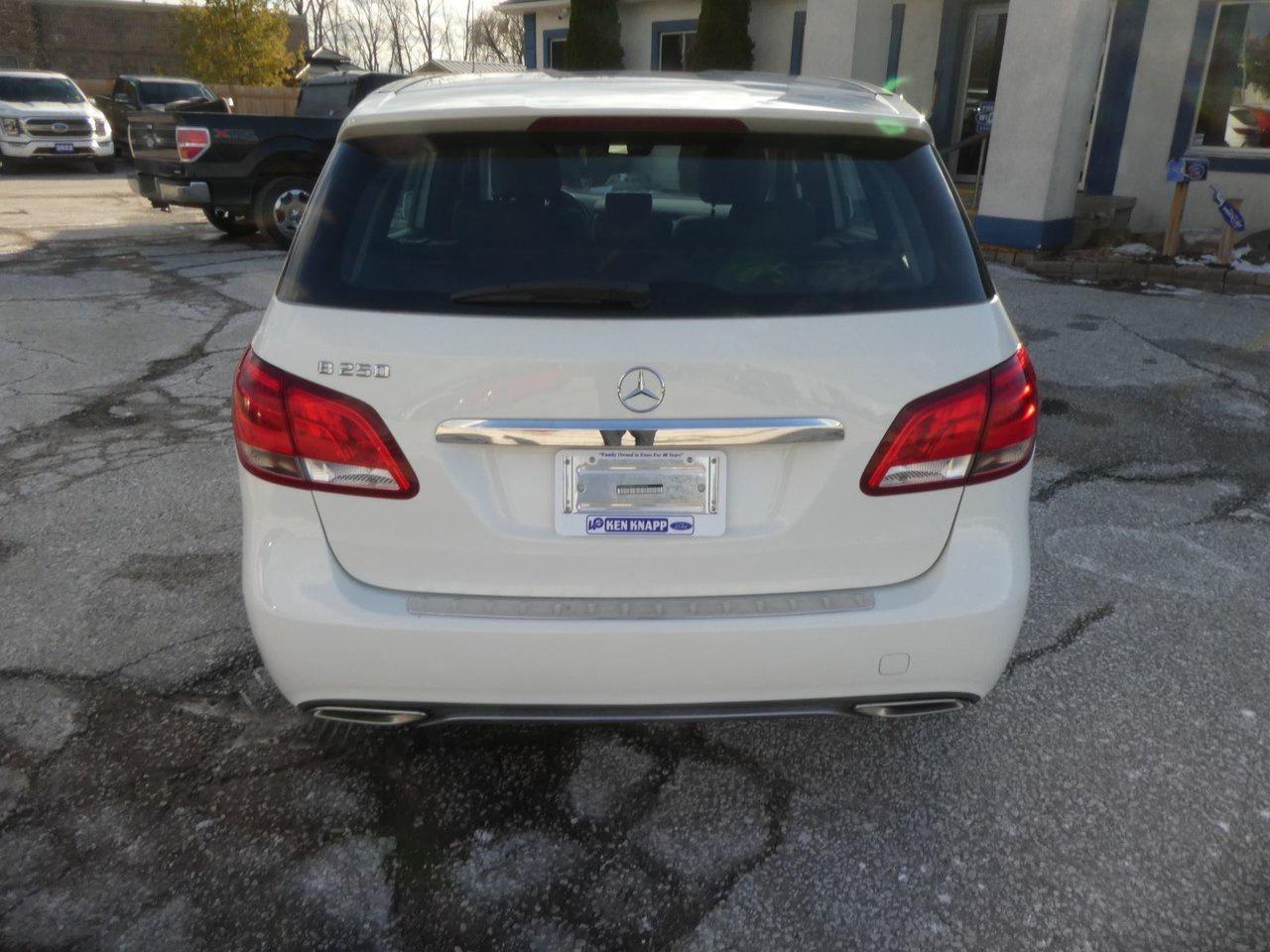 2016 Mercedes-Benz B250 B 250 Sports Tourer Photo
