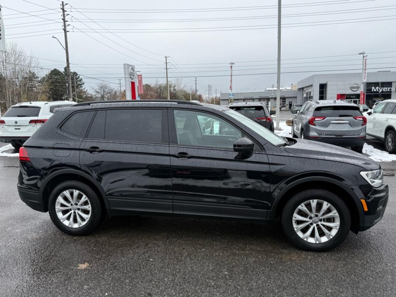 2019 Volkswagen Tiguan Trendline 4MOTION  -  Apple CarPlay Photo4