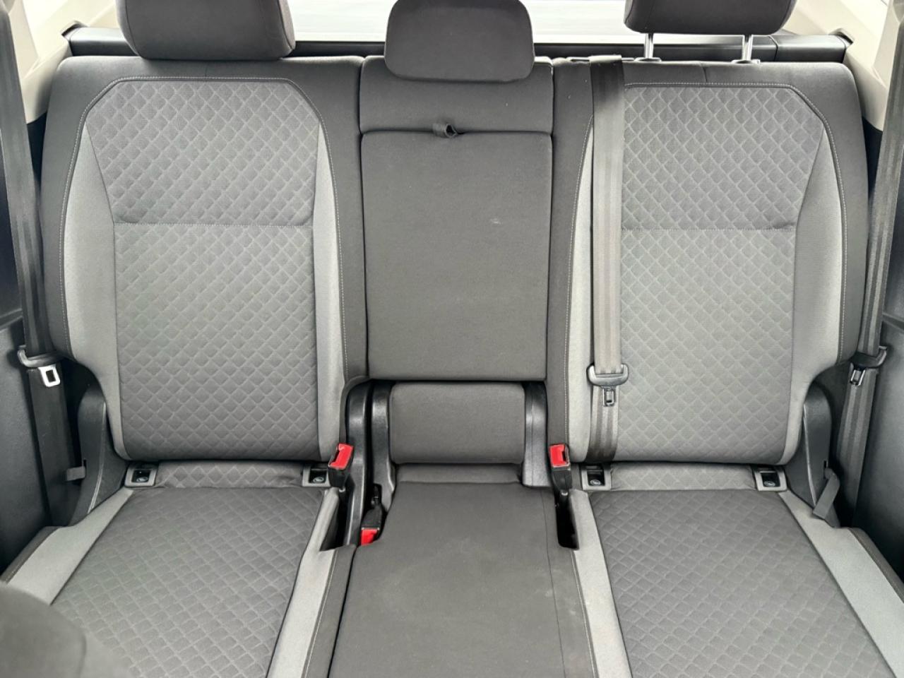 2019 Volkswagen Tiguan Trendline 4MOTION  -  Apple CarPlay Photo