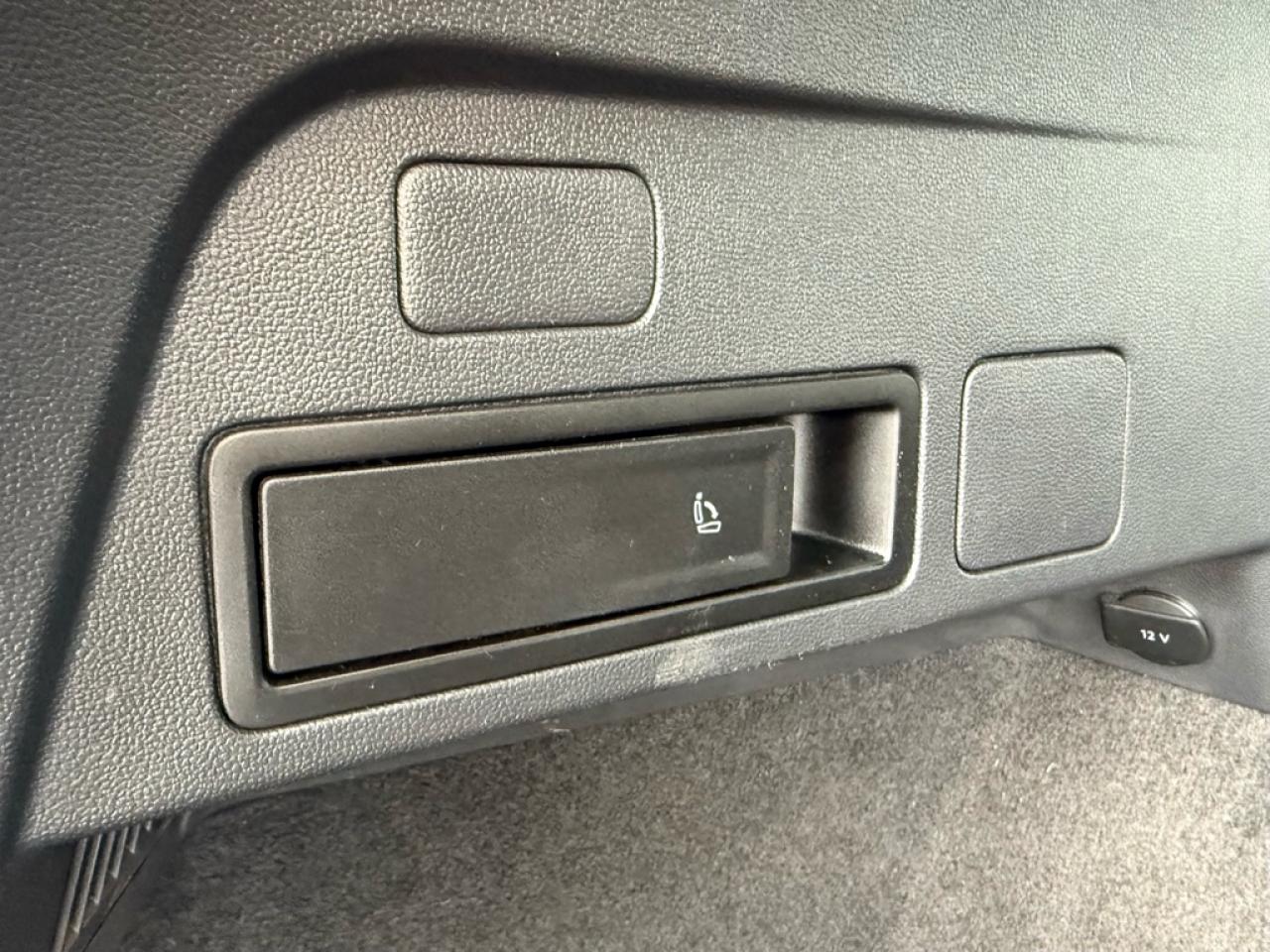 2019 Volkswagen Tiguan Trendline 4MOTION  -  Apple CarPlay Photo