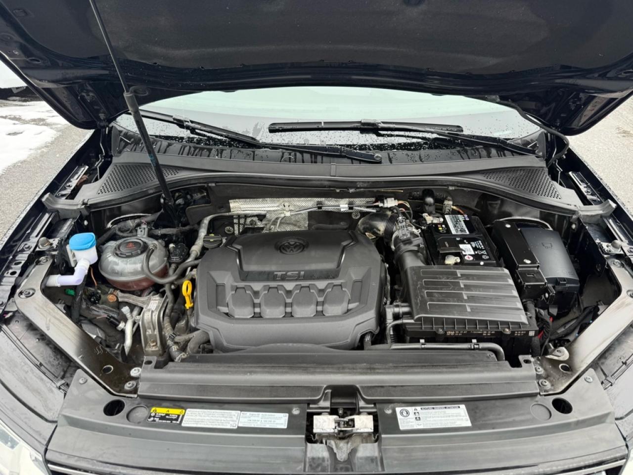 2019 Volkswagen Tiguan Trendline 4MOTION  -  Apple CarPlay Photo