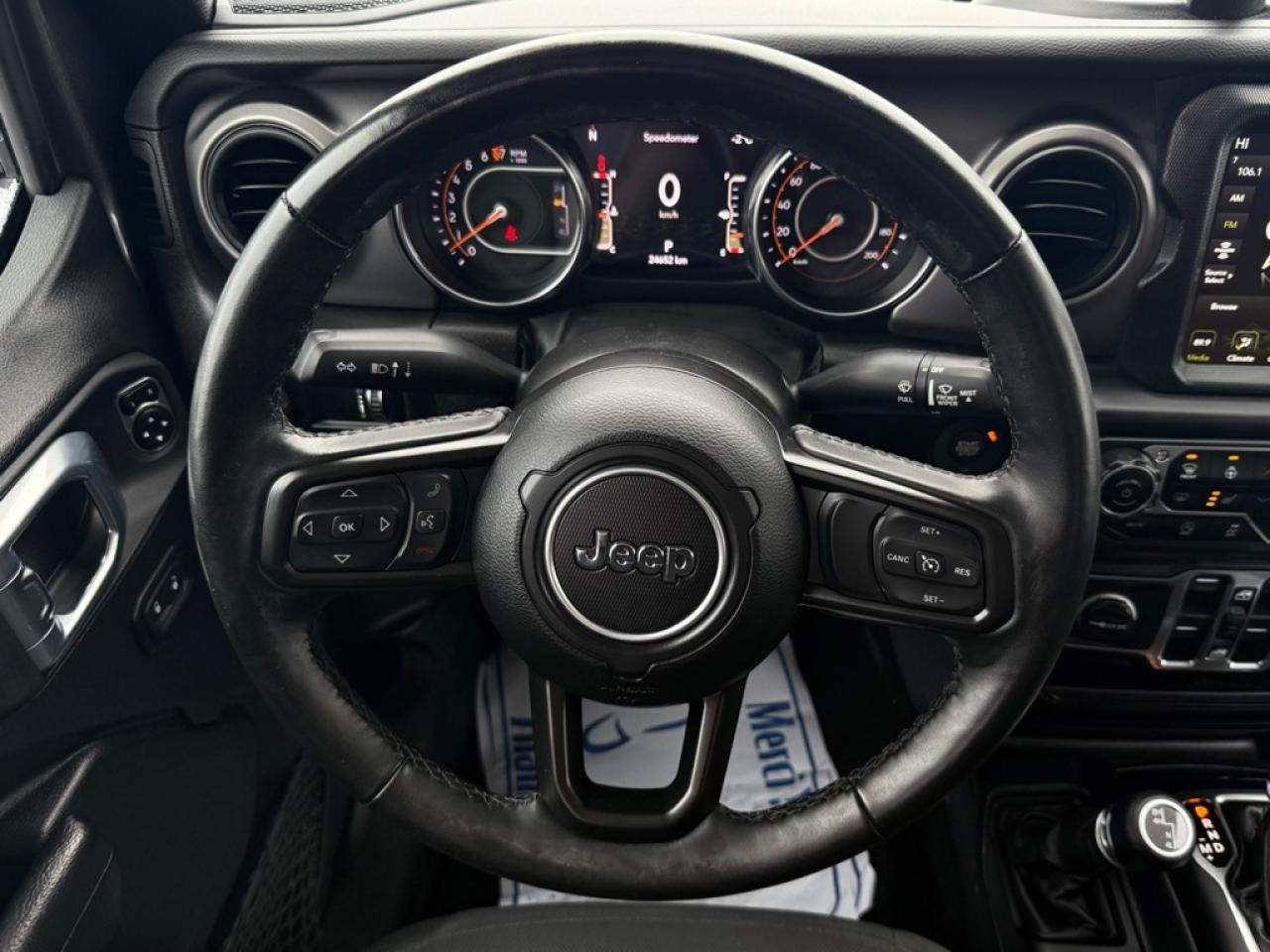 2023 Jeep Gladiator Sport S  -  Apple CarPlay - $151.36 /Wk Photo