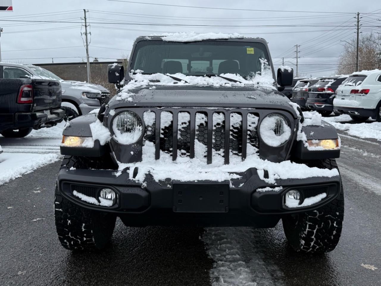 2023 Jeep Gladiator Sport S  -  Apple CarPlay - $151.36 /Wk Photo