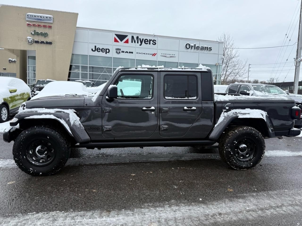 2023 Jeep Gladiator Sport S  -  Apple CarPlay - $151.36 /Wk Photo