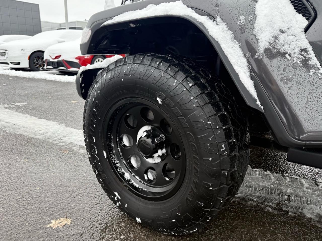 2023 Jeep Gladiator Sport S  -  Apple CarPlay - $151.36 /Wk Photo