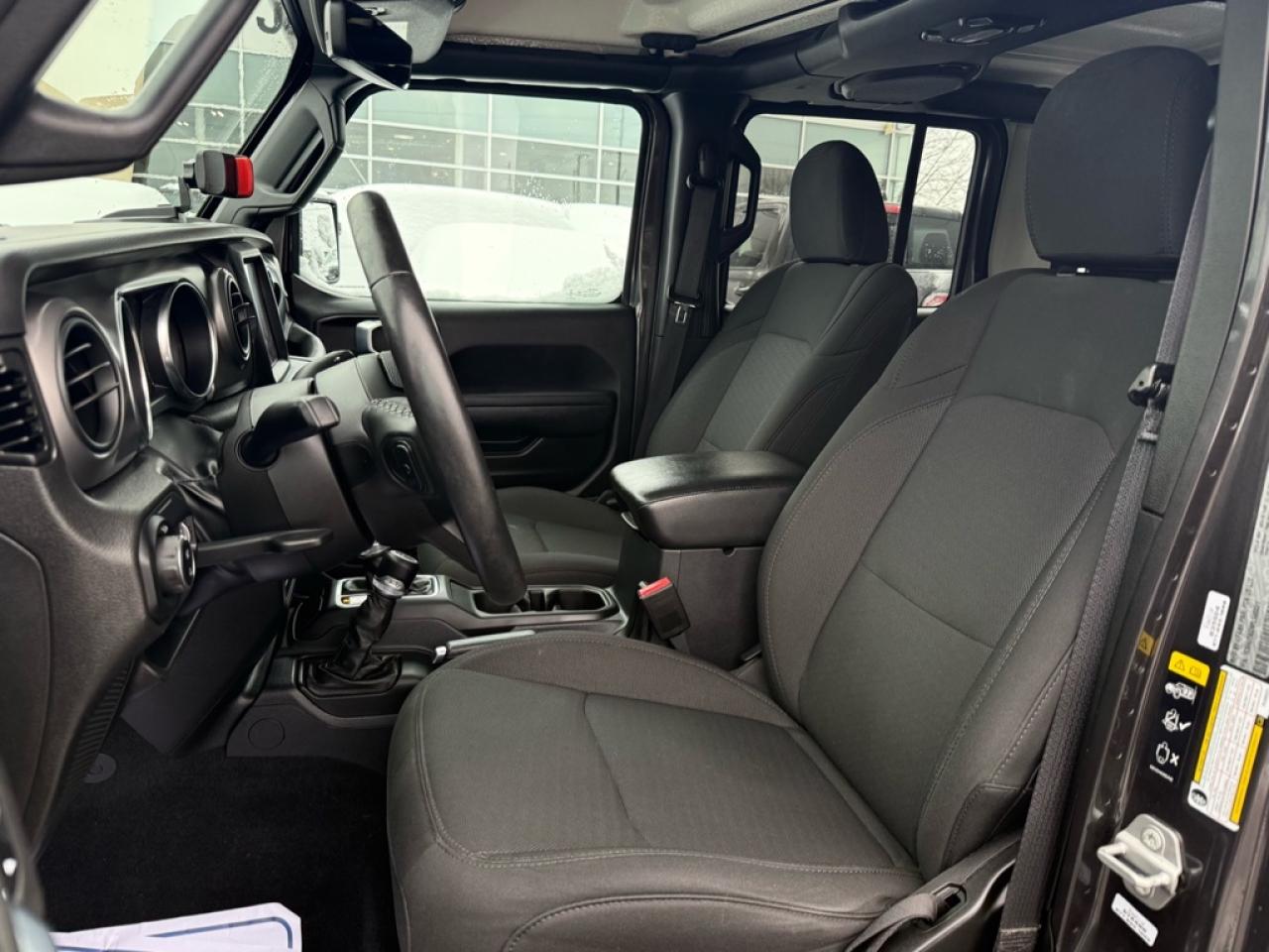 2023 Jeep Gladiator Sport S  -  Apple CarPlay - $151.36 /Wk Photo