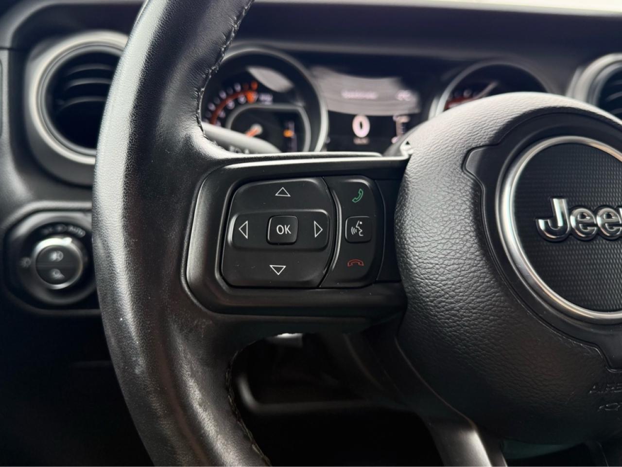 2023 Jeep Gladiator Sport S  -  Apple CarPlay - $143.21 /Wk Photo