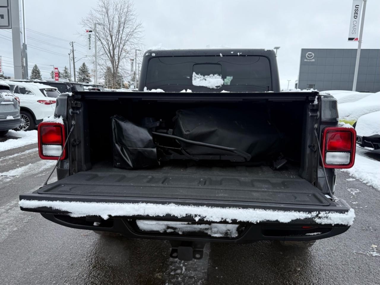 2023 Jeep Gladiator Sport S  -  Apple CarPlay - $151.36 /Wk Photo