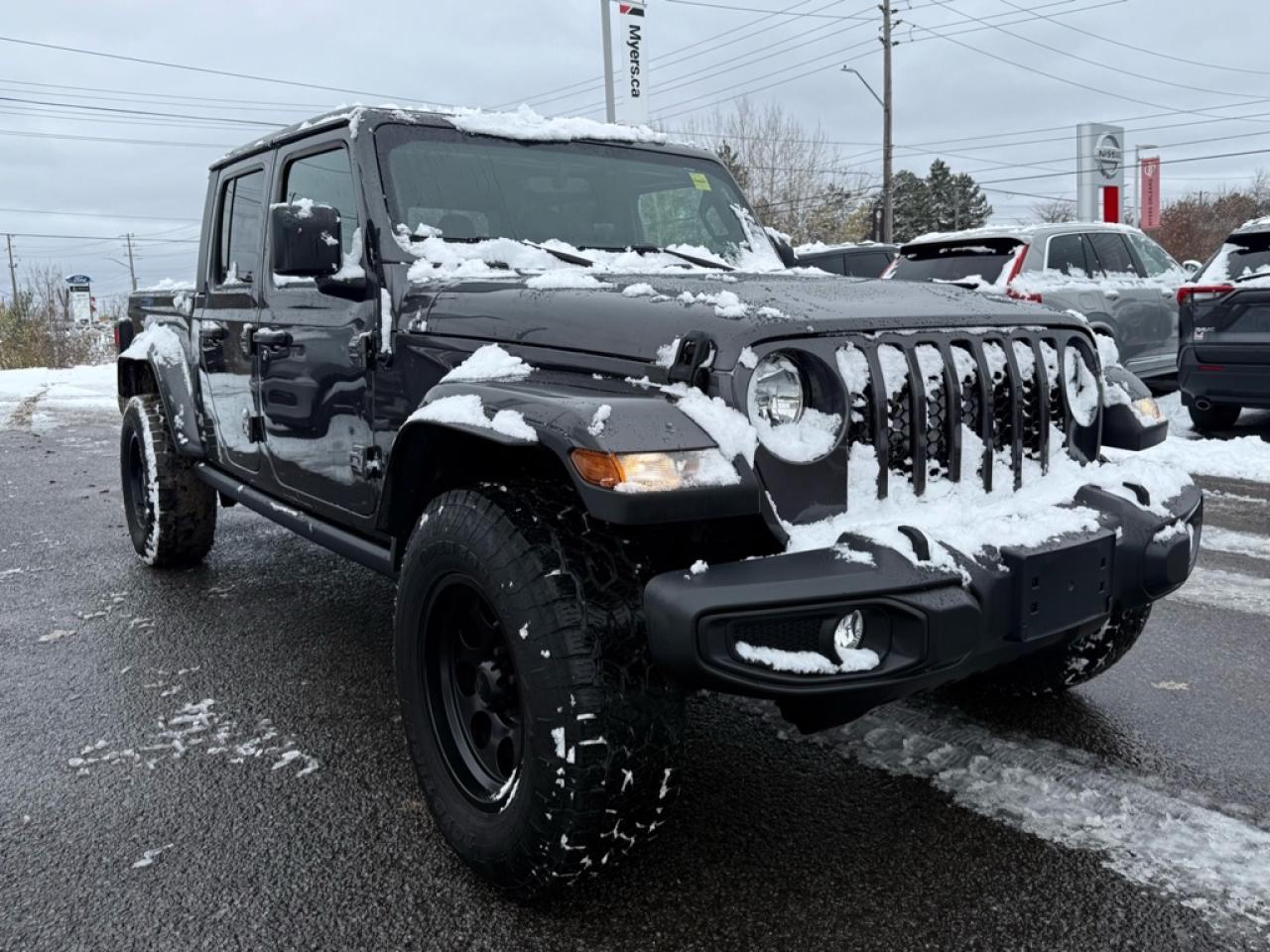 2023 Jeep Gladiator Sport S  -  Apple CarPlay - $143.21 /Wk Photo3