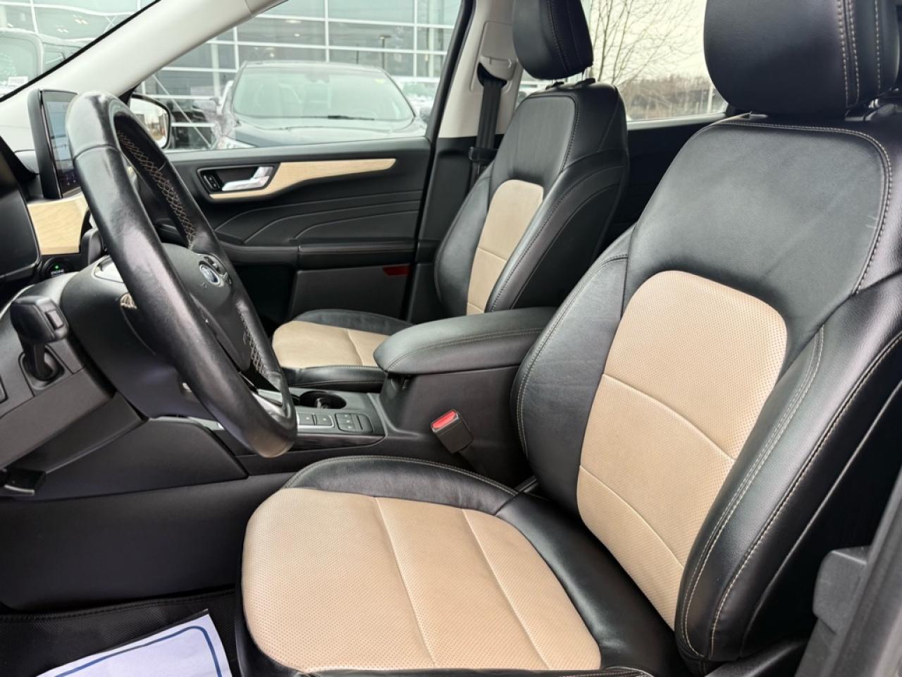 2021 Ford Escape Titanium Hybrid AWD  - Navigation - $80.69 /Wk Photo