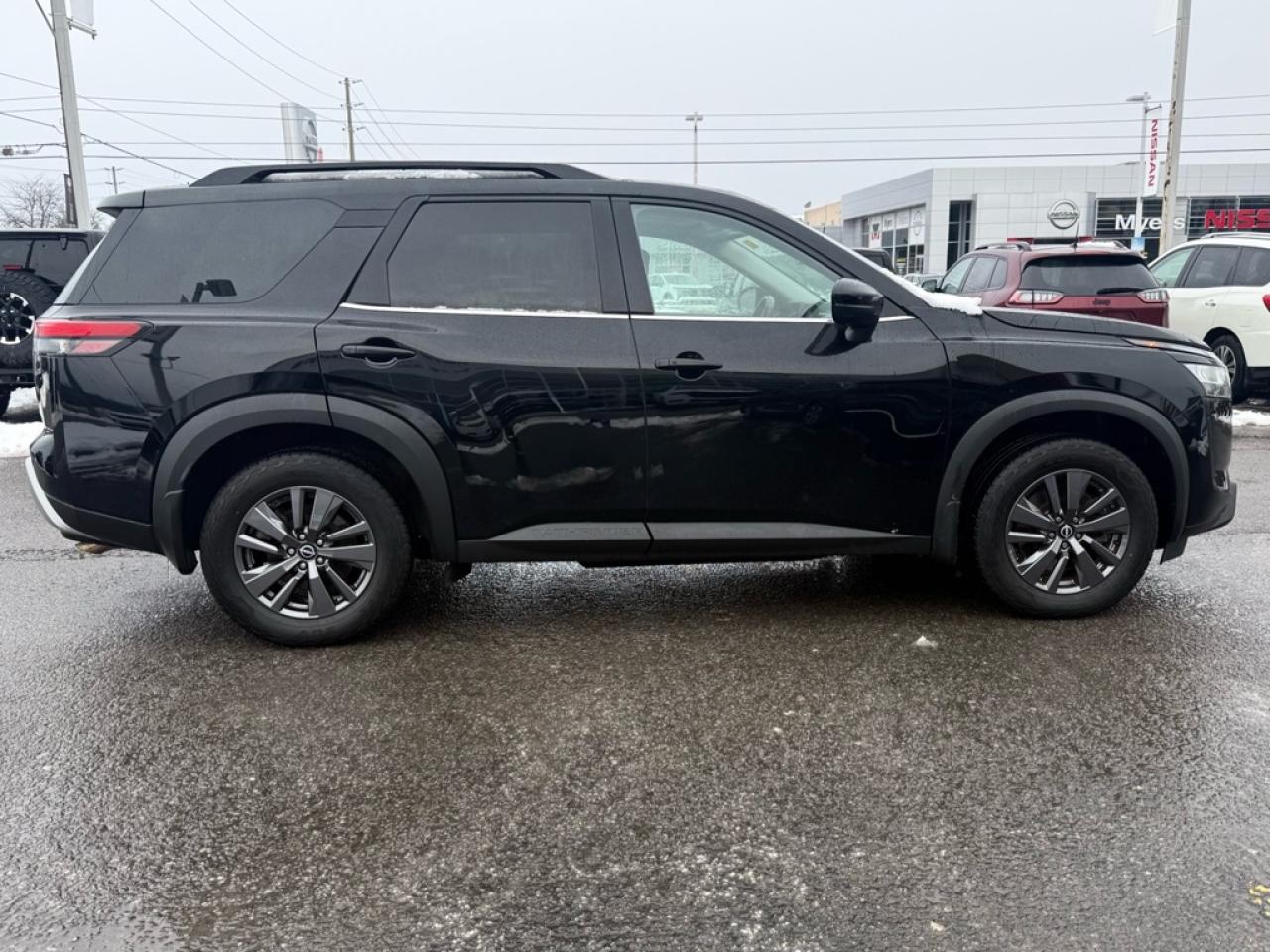 2022 Nissan Pathfinder SV  - Sunroof -  Navigation - $101.55 /Wk Photo