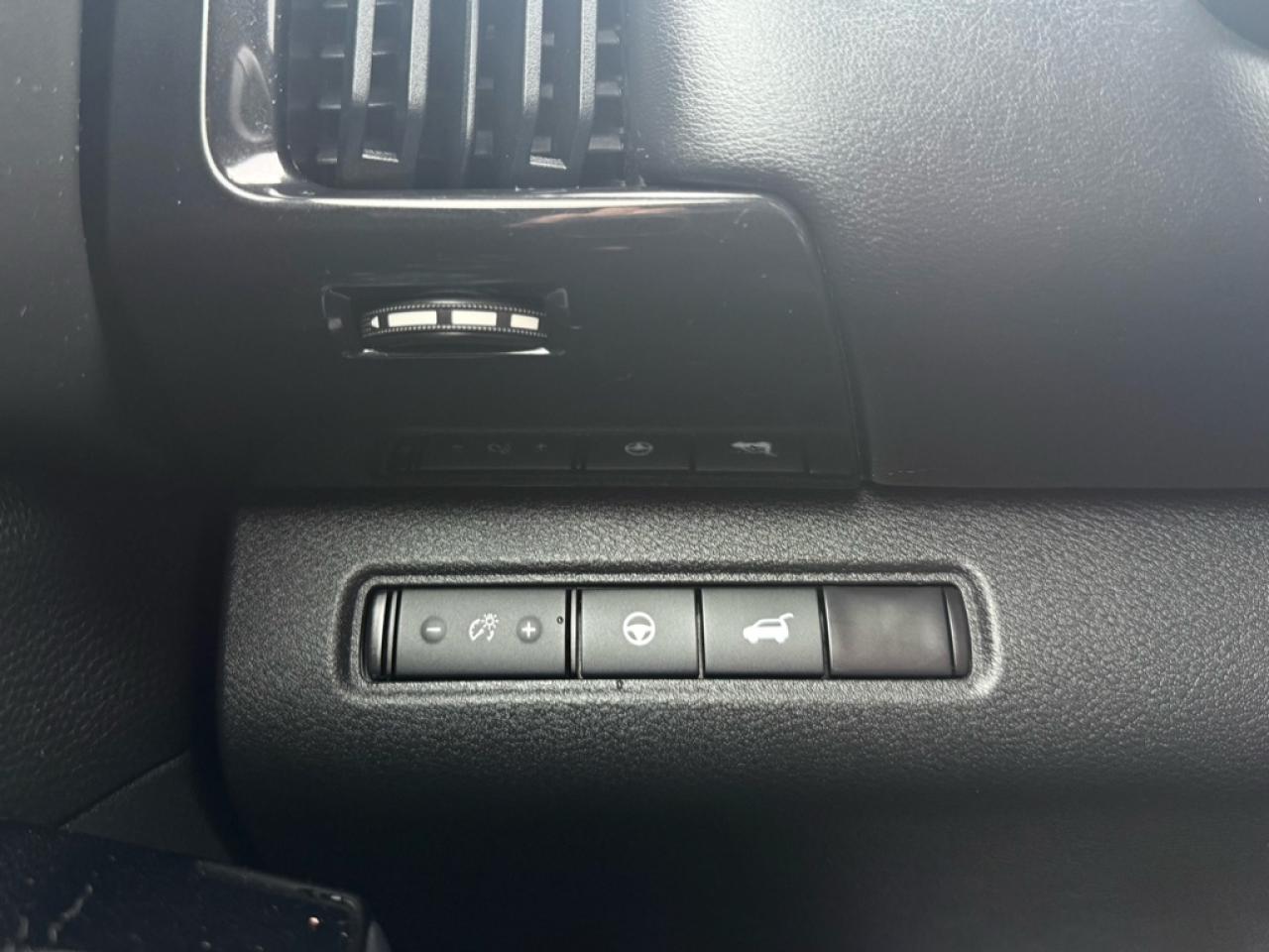 2022 Nissan Pathfinder SV  - Sunroof -  Navigation - $101.55 /Wk Photo