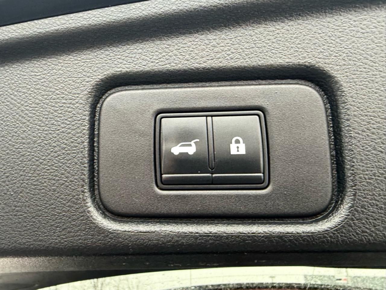 2022 Nissan Pathfinder SV  - Sunroof -  Navigation - $101.55 /Wk Photo