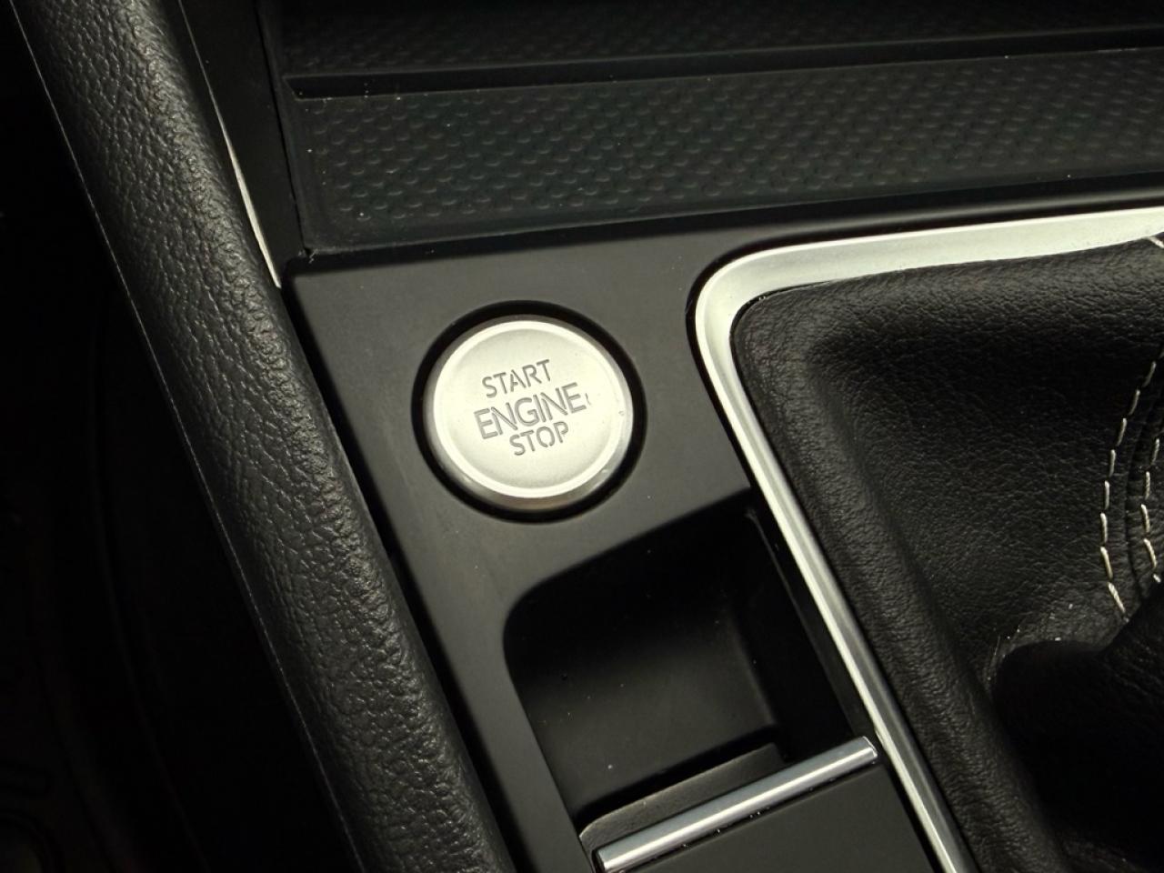 2025 Volkswagen Jetta Highline  - Cooled Seats - $93.75 /Wk Photo