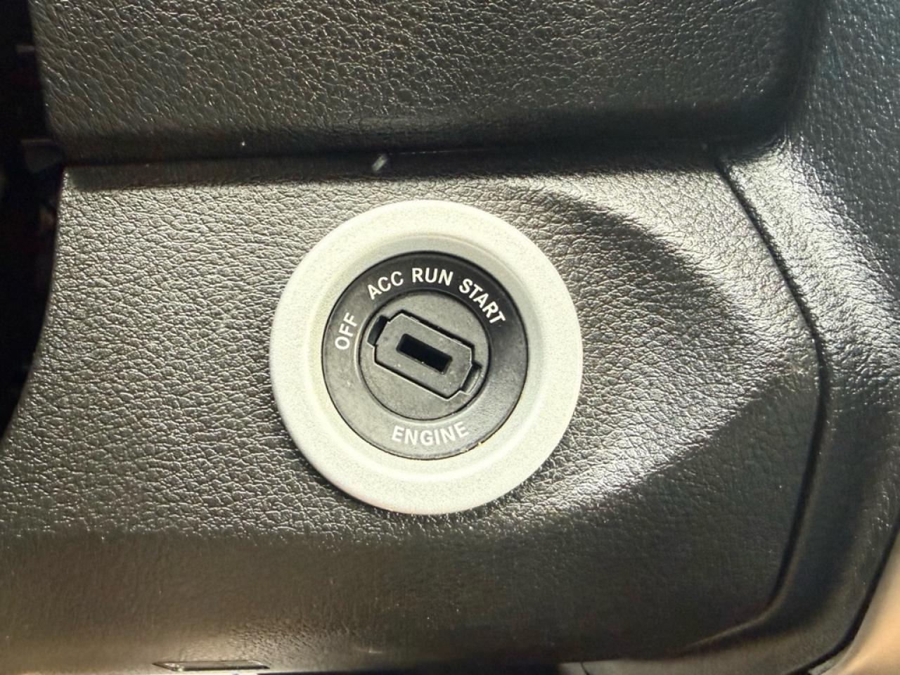 2023 RAM 1500 Classic SLT  - Aluminum Wheels -  Proximity Key - $113.93 /Wk Photo