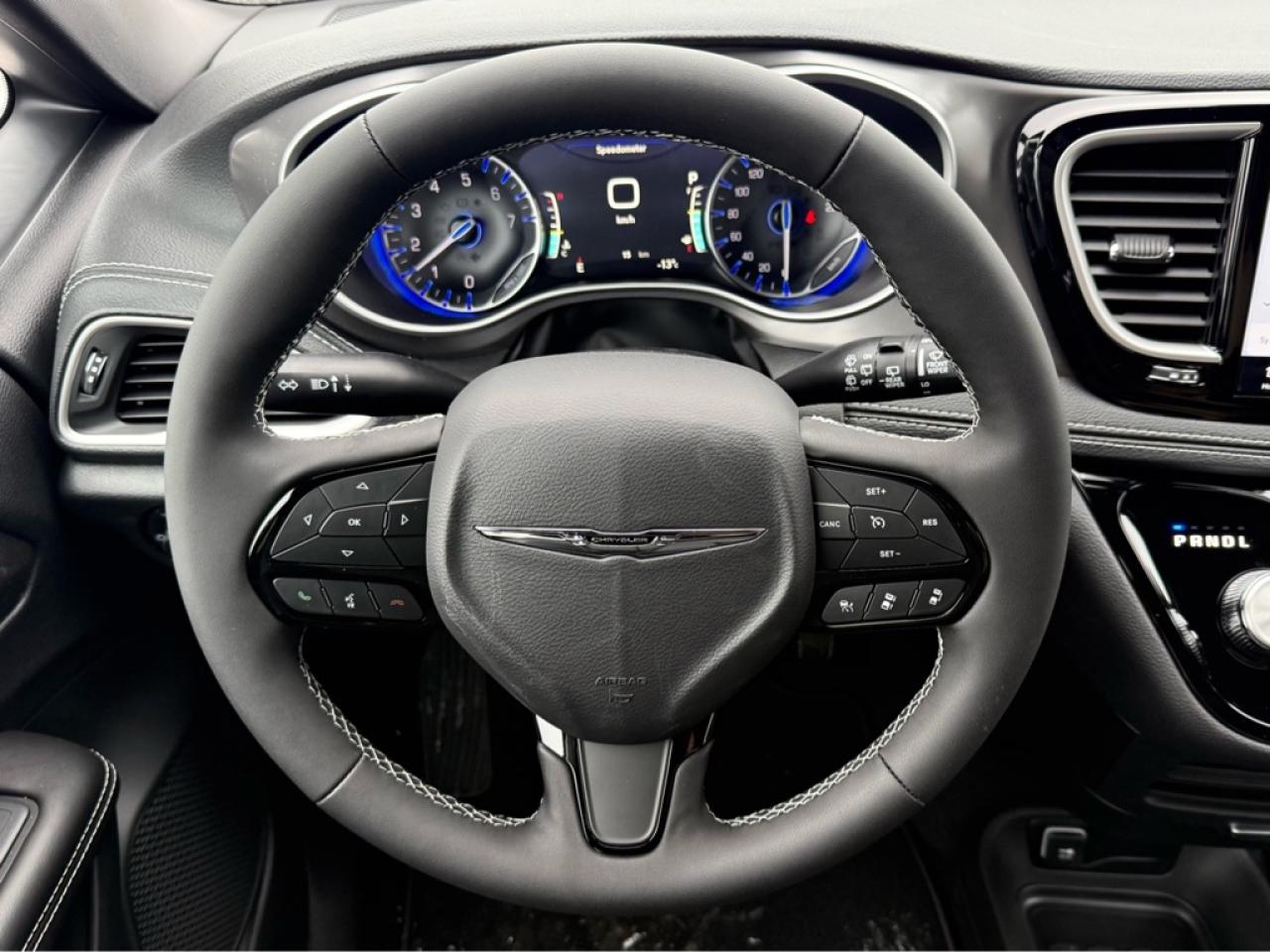 2026 Chrysler Pacifica Select AWD  - $184.15 /Wk Photo2