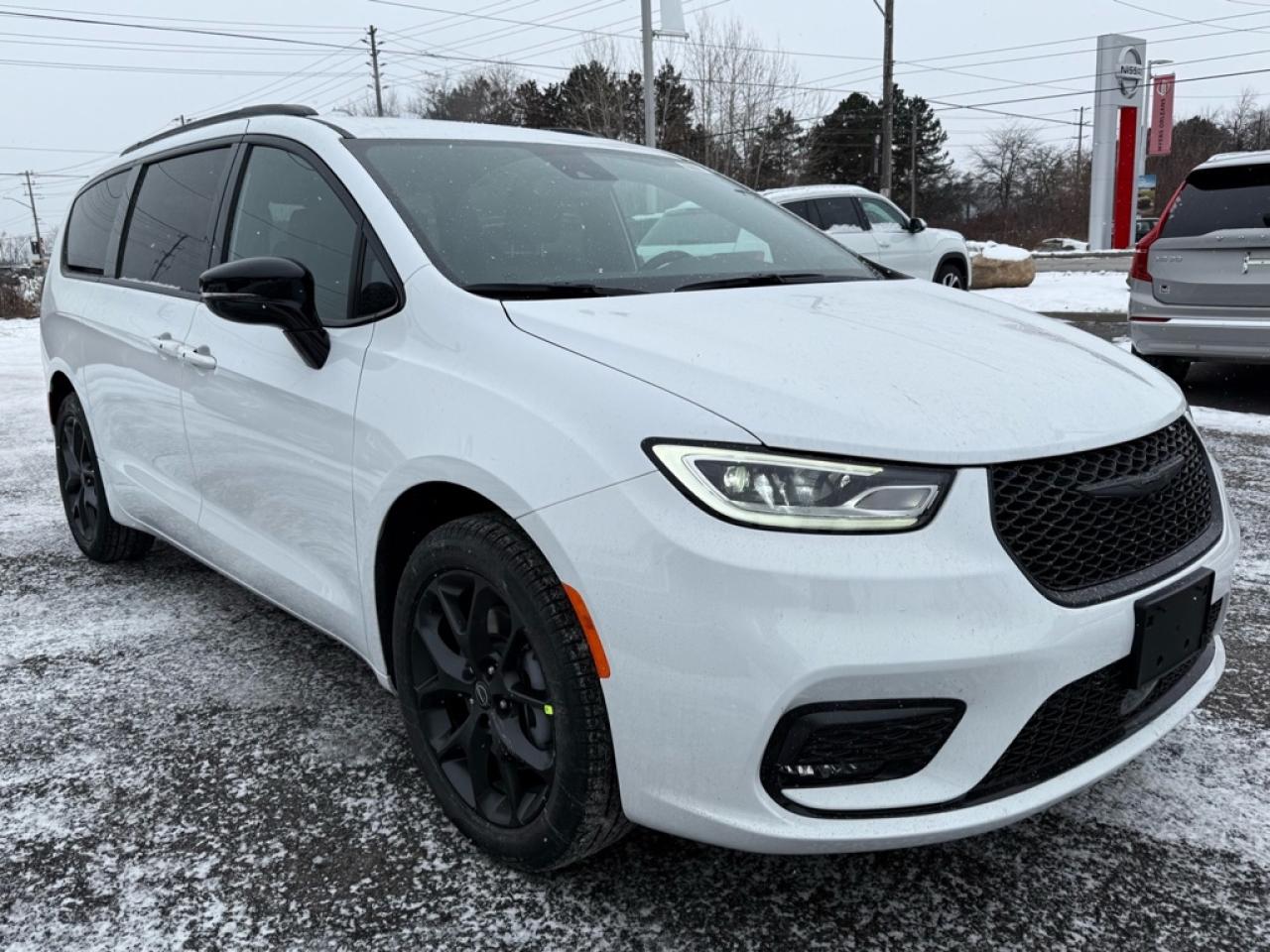 2026 Chrysler Pacifica Select AWD  - $184.15 /Wk Photo3