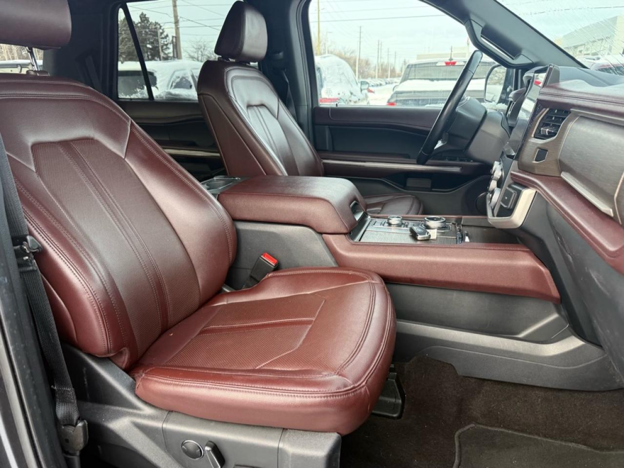 2023 Ford Expedition Limited   - Sunroof -  Cooled Seats Photo