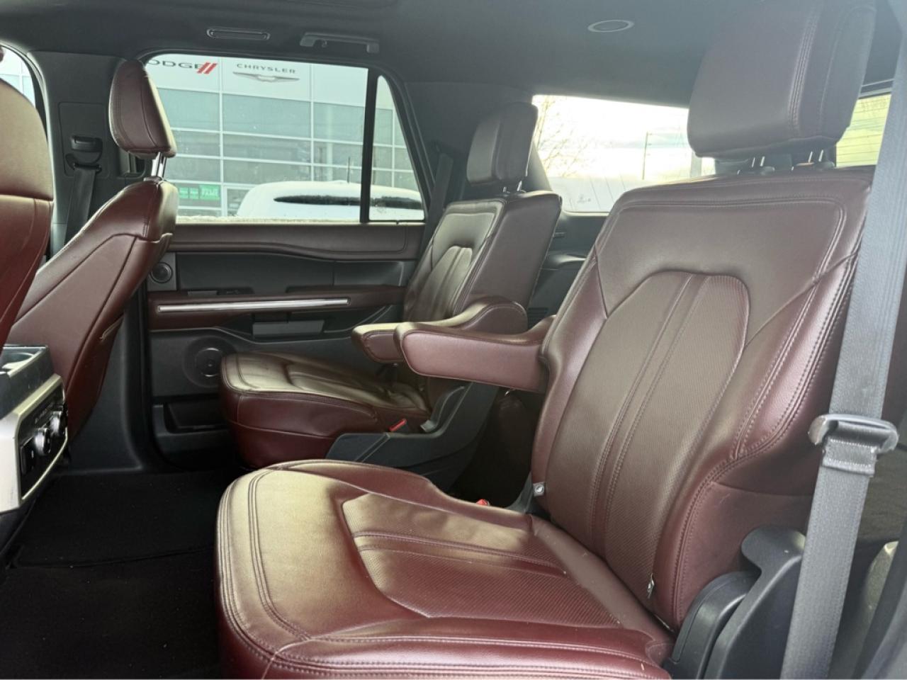 2023 Ford Expedition Limited   - Sunroof -  Cooled Seats Photo