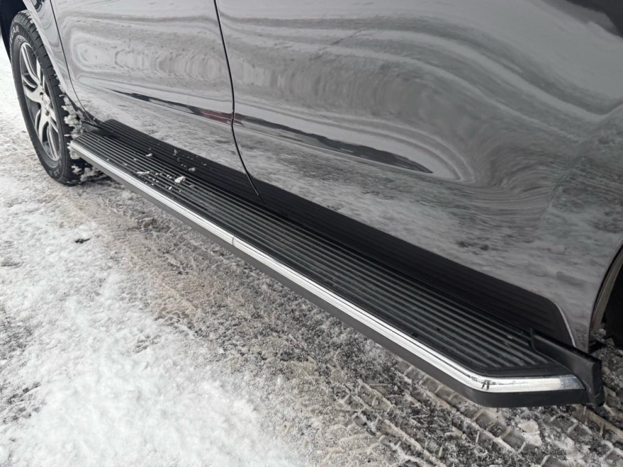 2023 Ford Expedition Limited   - Sunroof -  Cooled Seats Photo