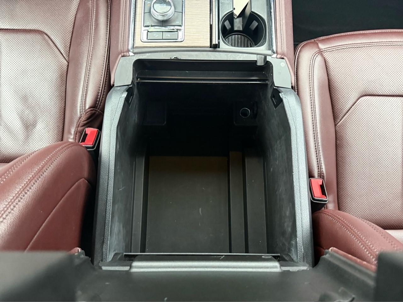 2023 Ford Expedition Limited   - Sunroof -  Cooled Seats Photo