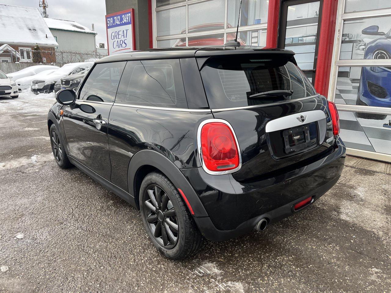 2015 MINI Cooper Hardtop Cooper Photo4