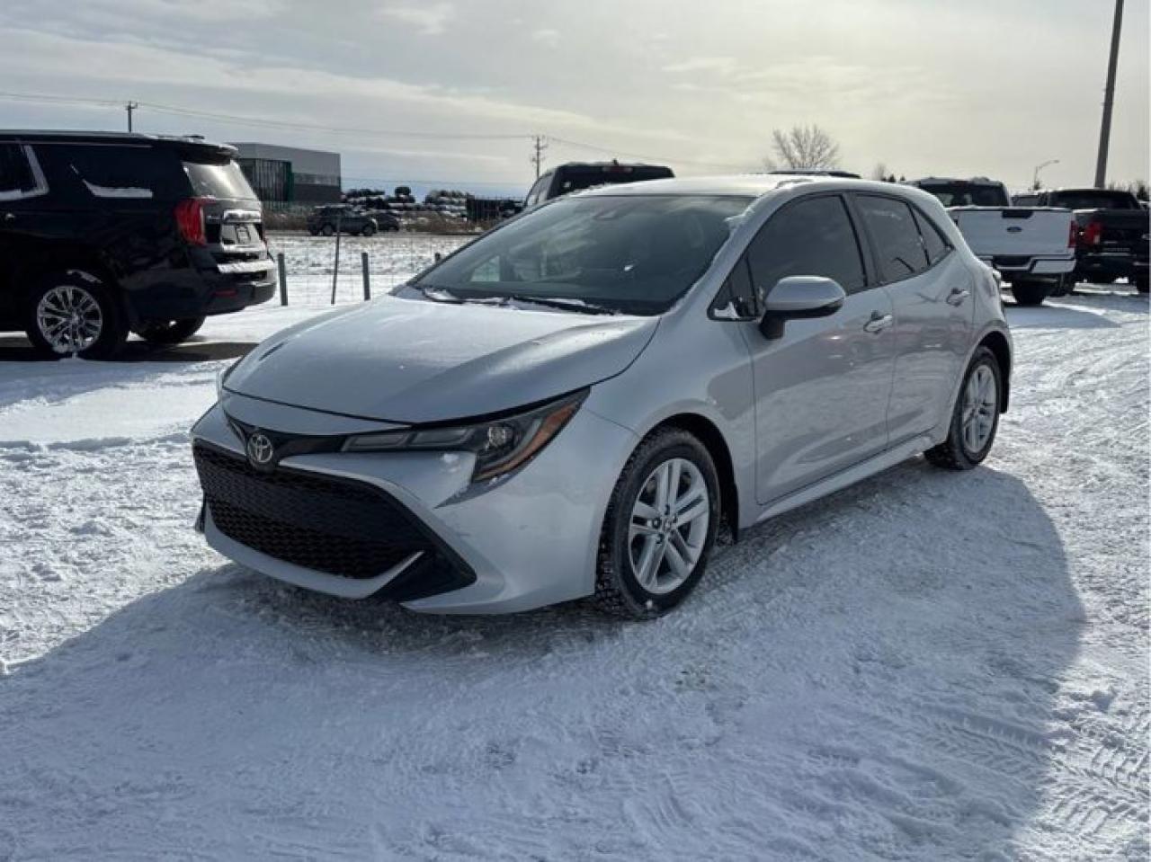 2022 Toyota Corolla Hatchback SE | Heated Seats | Adaptive Cruise | CarPlay | Rear Cam | Lane Departure | and More ! Photo0