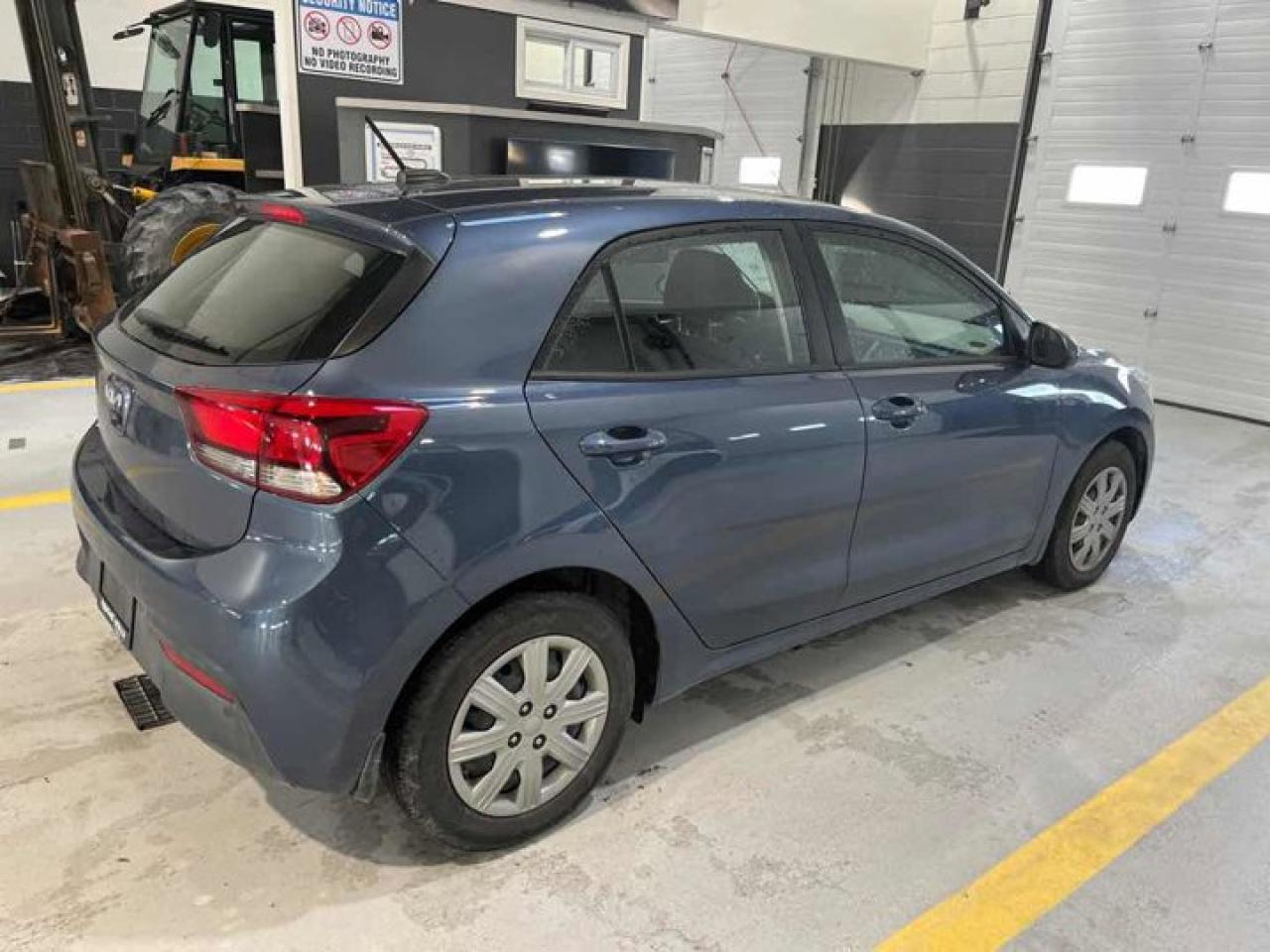 2022 Kia Rio 5-Door LX+ | Back Up Camera | Carplay and Android Auto | Cruise Control | Heated Seats | and More ! Photo