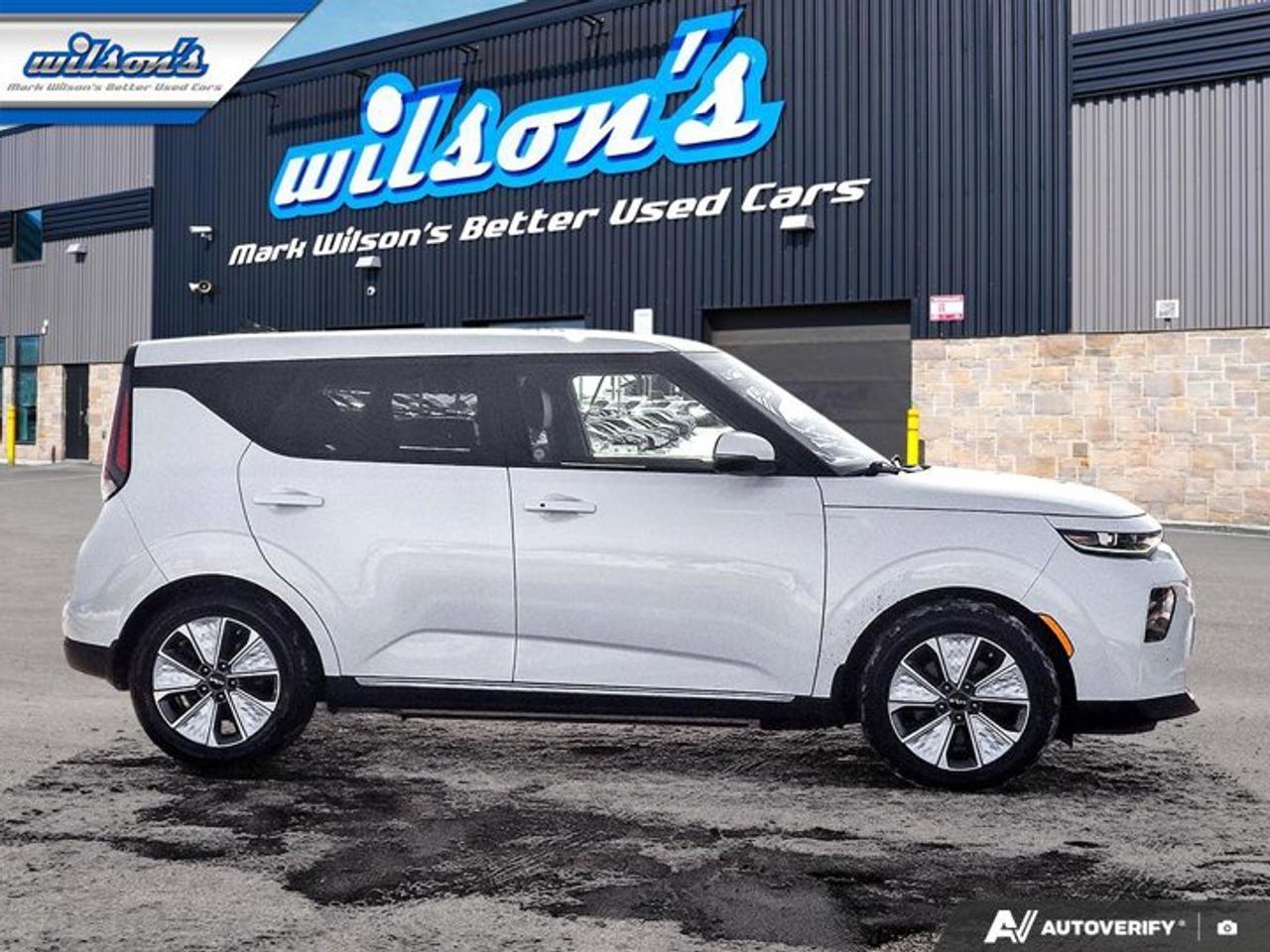2023 Kia Soul EV EV Limited | Long Range | Leather | Sunroof | Nav | Heated + Cooled Seats | Heated Wheel and More ! Photo