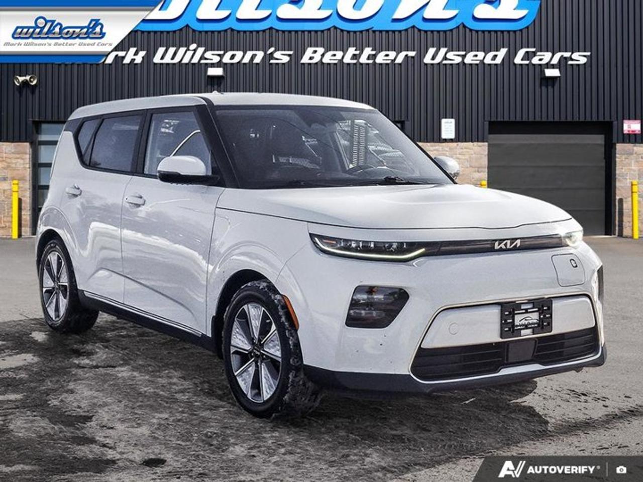 2023 Kia Soul EV EV Limited | Long Range | Leather | Sunroof | Nav | Heated + Cooled Seats | Heated Wheel and More ! Photo