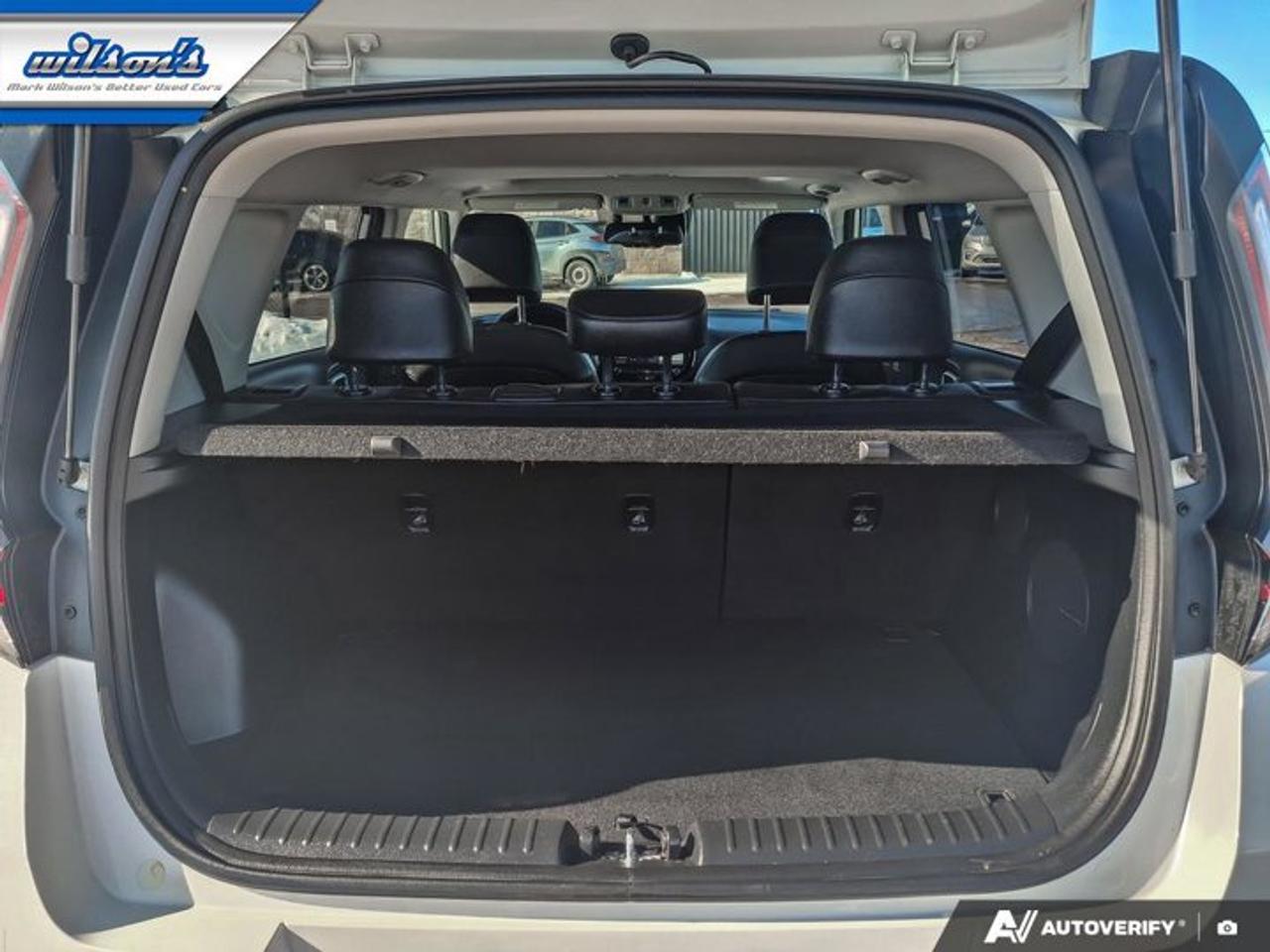 2023 Kia Soul EV EV Limited | Long Range | Leather | Sunroof | Nav | Heated + Cooled Seats | Heated Wheel and More ! Photo