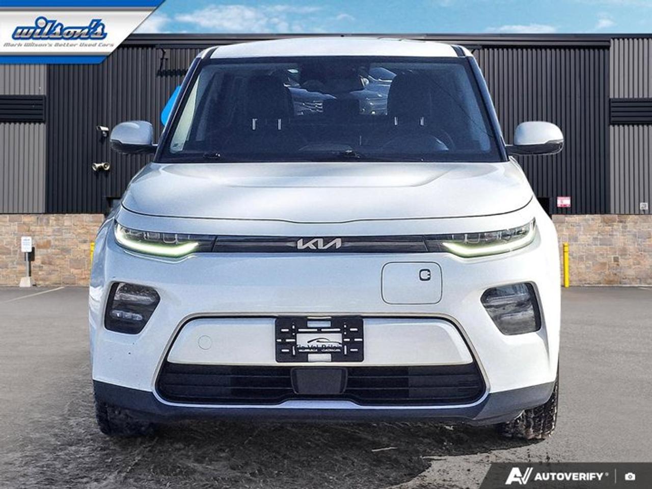 2023 Kia Soul EV EV Limited | Long Range | Leather | Sunroof | Nav | Heated + Cooled Seats | Heated Wheel and More ! Photo