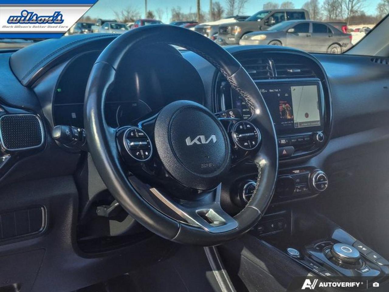 2023 Kia Soul EV EV Limited | Long Range | Leather | Sunroof | Nav | Heated + Cooled Seats | Heated Wheel and More ! Photo