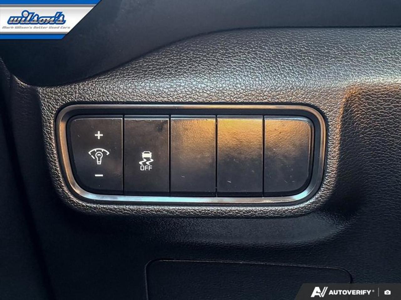 2023 Kia Soul EV EV Limited | Long Range | Leather | Sunroof | Nav | Heated + Cooled Seats | Heated Wheel and More ! Photo