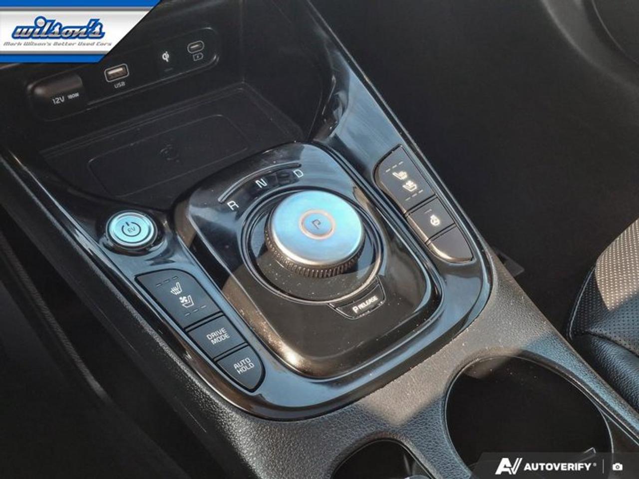 2023 Kia Soul EV EV Limited | Long Range | Leather | Sunroof | Nav | Heated + Cooled Seats | Heated Wheel and More ! Photo