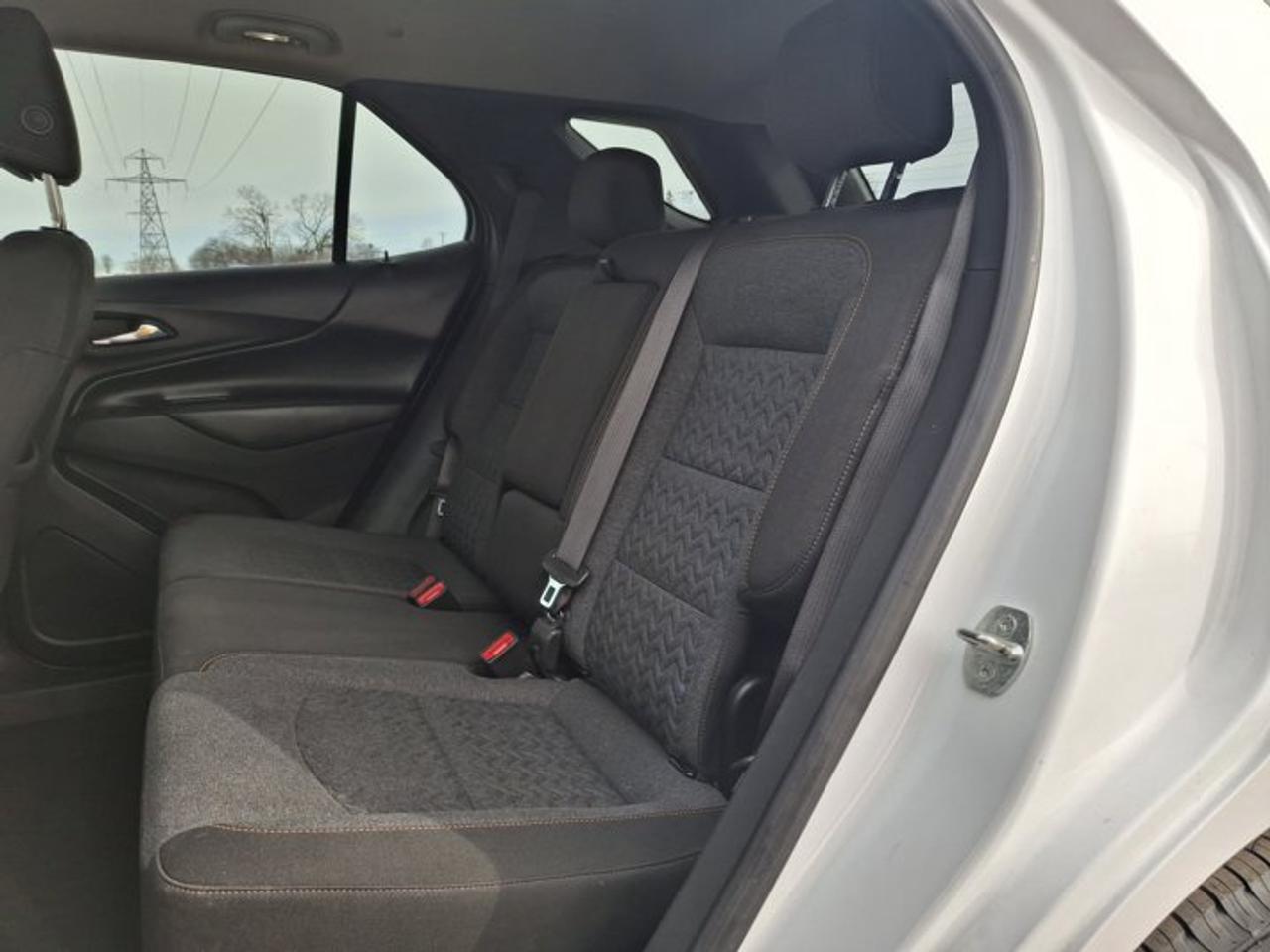 2022 Chevrolet Equinox LT AWD | Carplay and Android Auto | Remote Start | Heated Seats | Back Up Camera | and More ! Photo