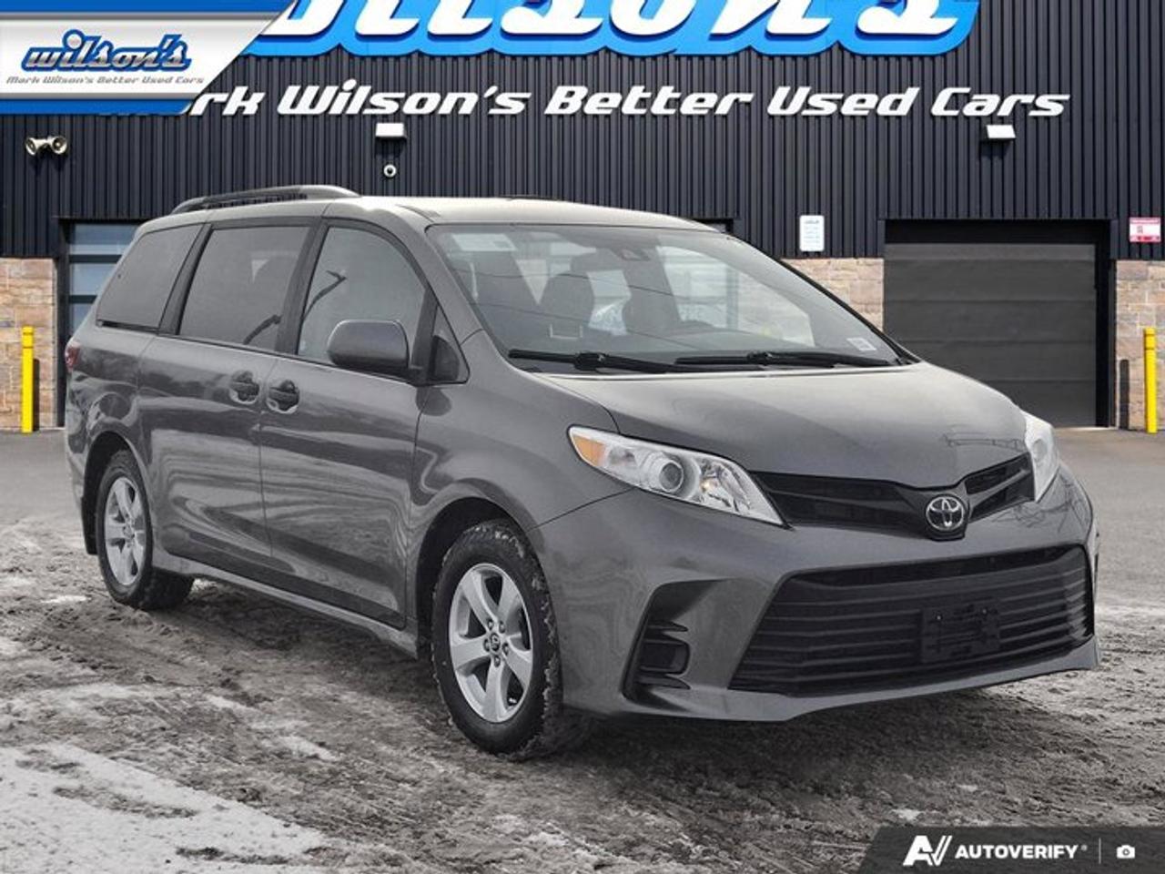 2020 Toyota Sienna 7 Passenger | V6 | Radar Cruise | Rear Camera | Bluetooth | Keyless Entry | and More ! Photo