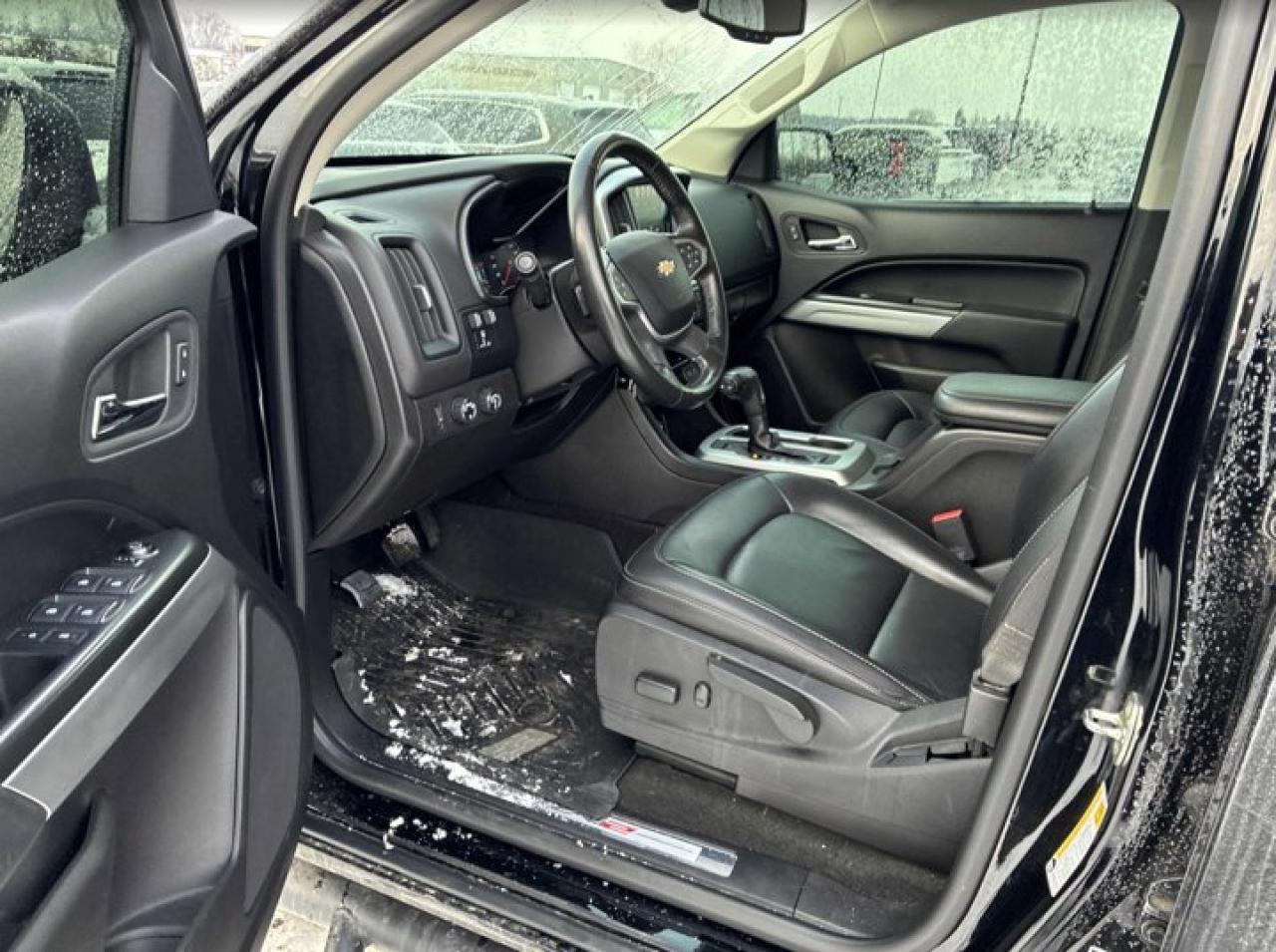 2018 Chevrolet Colorado 4WD ZR2 4WD | Leather | Heated Seats | CarPlay | Rear Cam | Power Seat | and More ! Photo2