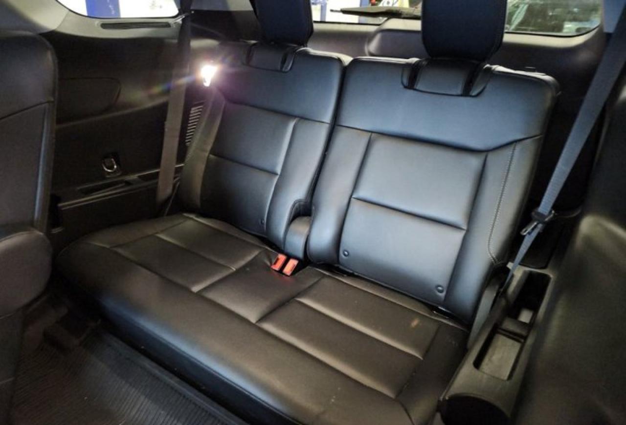 2022 Ford Explorer Limited 4WD | Tow Pkg | Sunroof | Leather | Nav | Adaptive Cruise | Cooled + Heated Seats and More ! Photo4