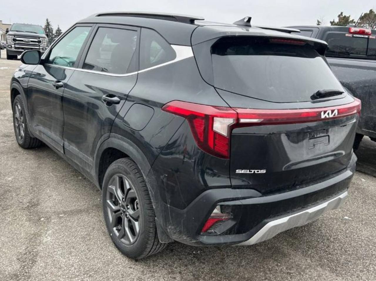 2025 Kia Seltos EX AWD | Sunroof | Leather | Heated Seats + Steering | CarPlay + Android | Remote Start | and More ! Photo3