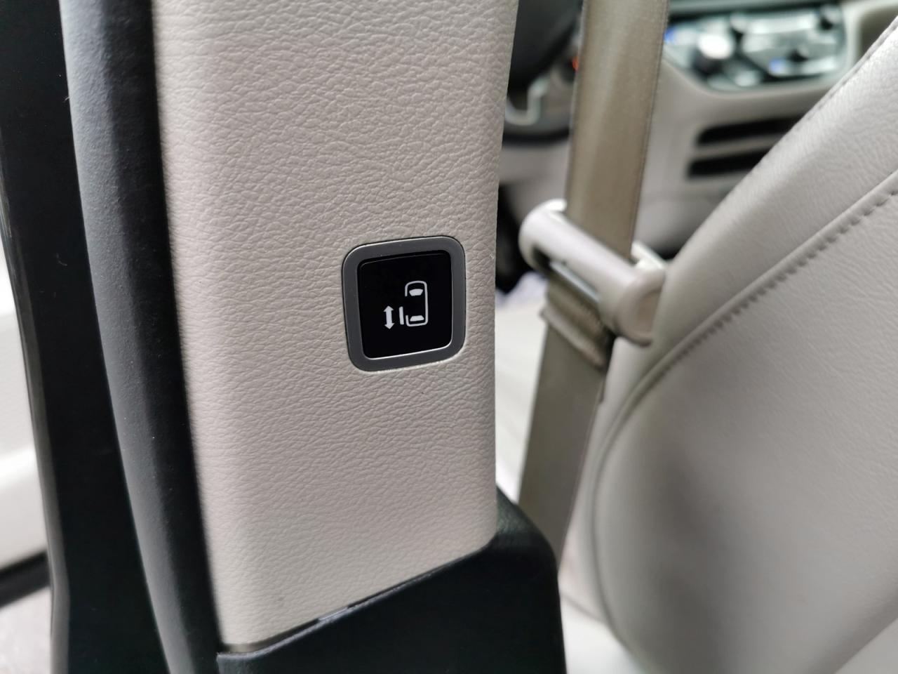 2017 Chrysler Pacifica Touring-L Plus - Photo #17