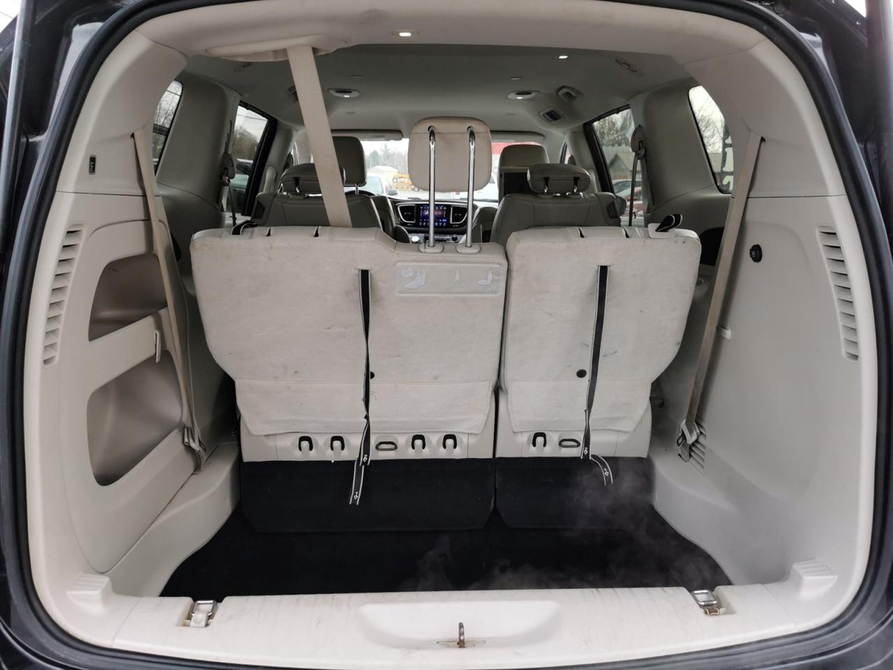 2017 Chrysler Pacifica Touring-L Plus - Photo #18