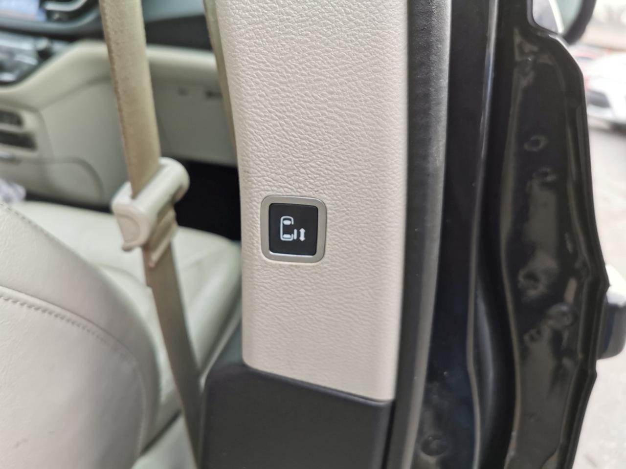 2017 Chrysler Pacifica Touring-L Plus - Photo #21