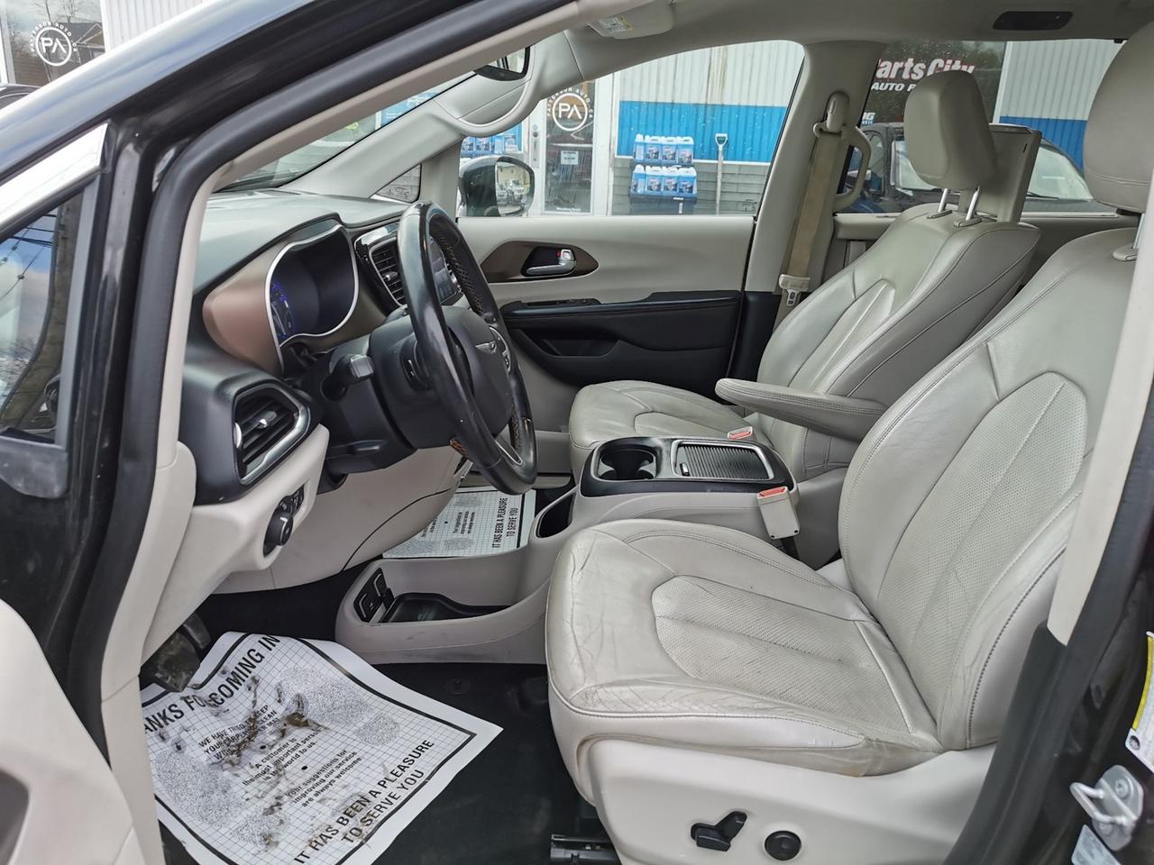 2017 Chrysler Pacifica Touring-L Plus Photo