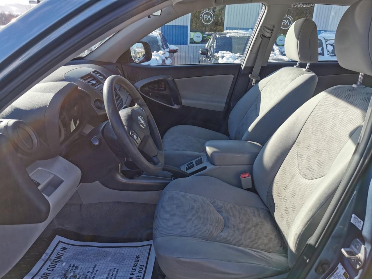 2012 Toyota RAV4 I4 - Photo #11