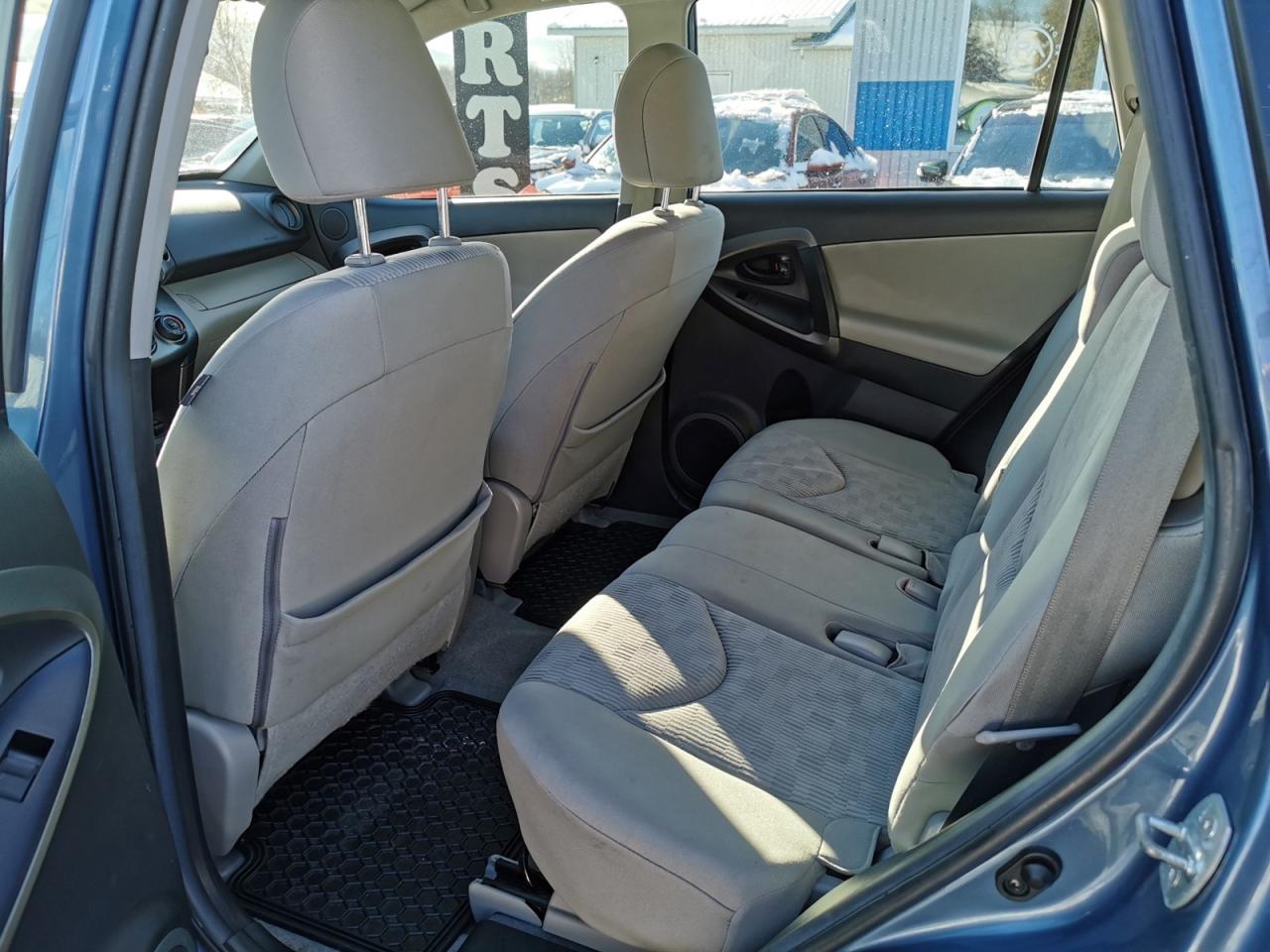 2012 Toyota RAV4 I4 - Photo #13